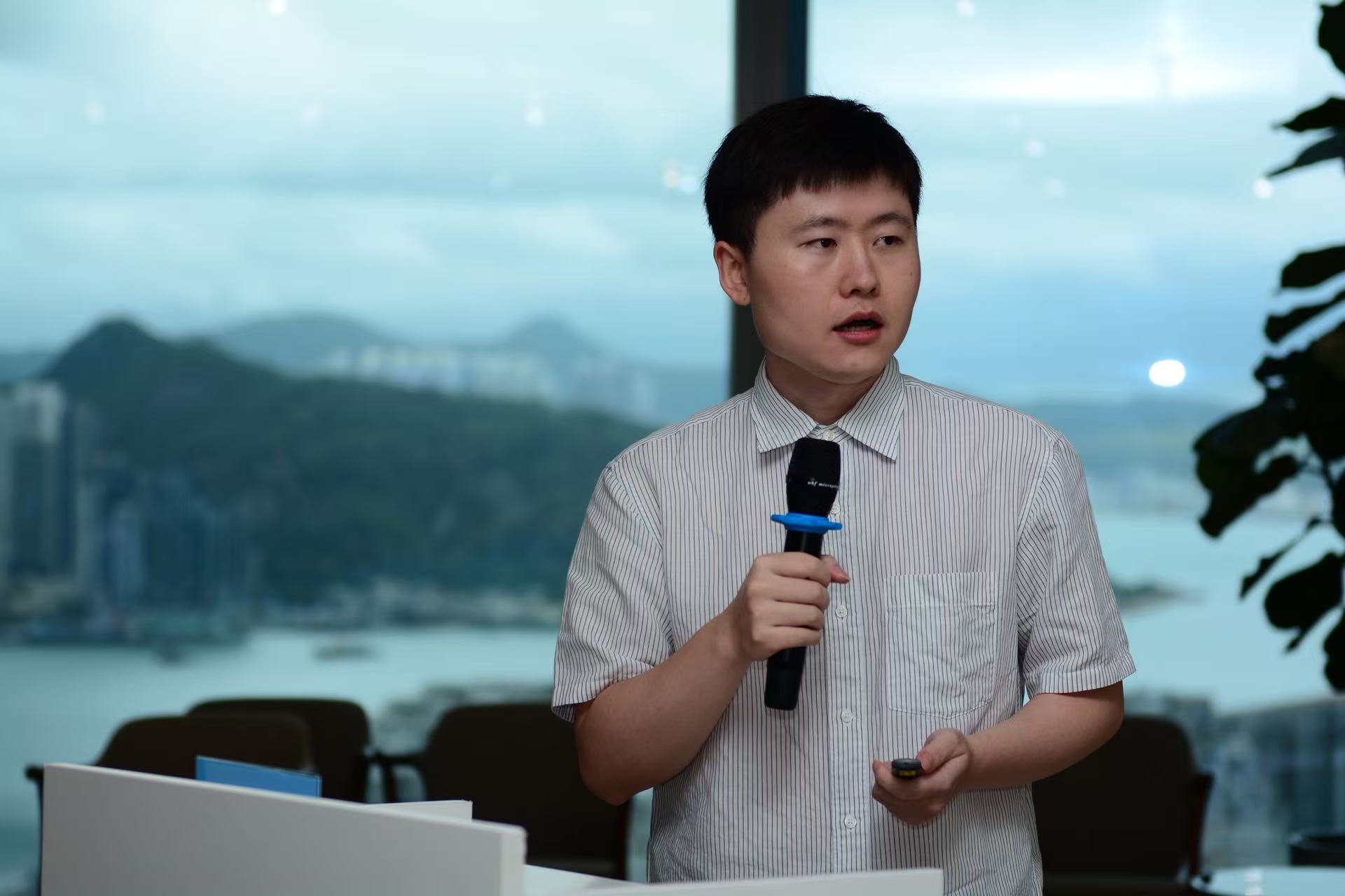 Yixiao introduced our lab research highlights at 2026 Hong Kong Automotive Technology Innovation Forum