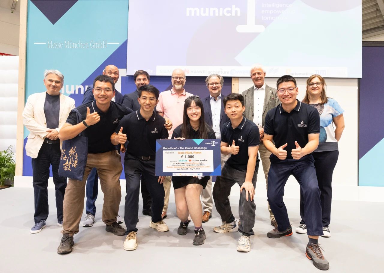 Yuyang won the 4th place award in Robothon Challenge held in Munich